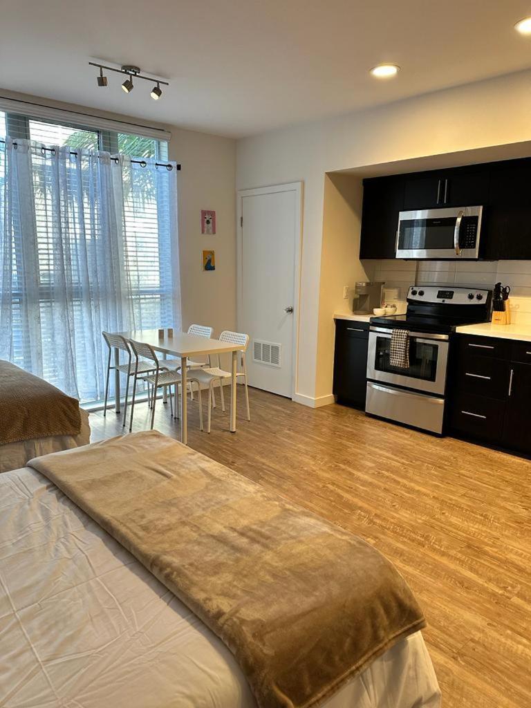 Studios Universal 10 Min Drive Free Parking And Wifi Лос Анджелис Екстериор снимка